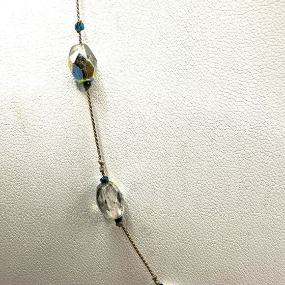 Clear beaded  necklace - Picture 4 of 8